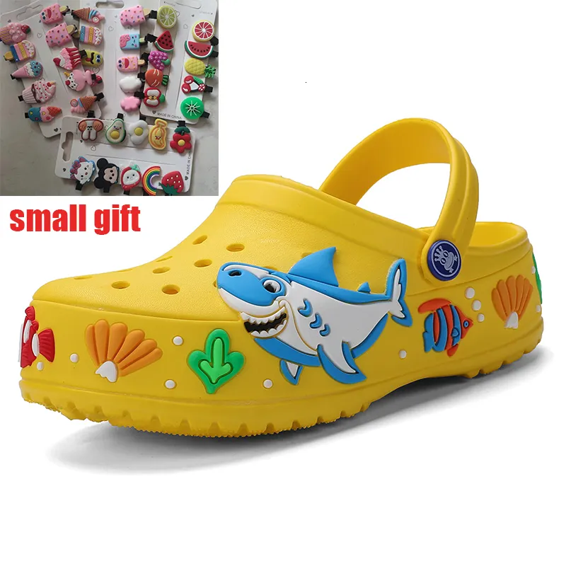 Sandali Cartoon Bambini Neonati maschi Ciabatte Estate Giardino Ciabatte da spiaggia Sandali Grotte Scarpe antiscivolo per bambini 230711