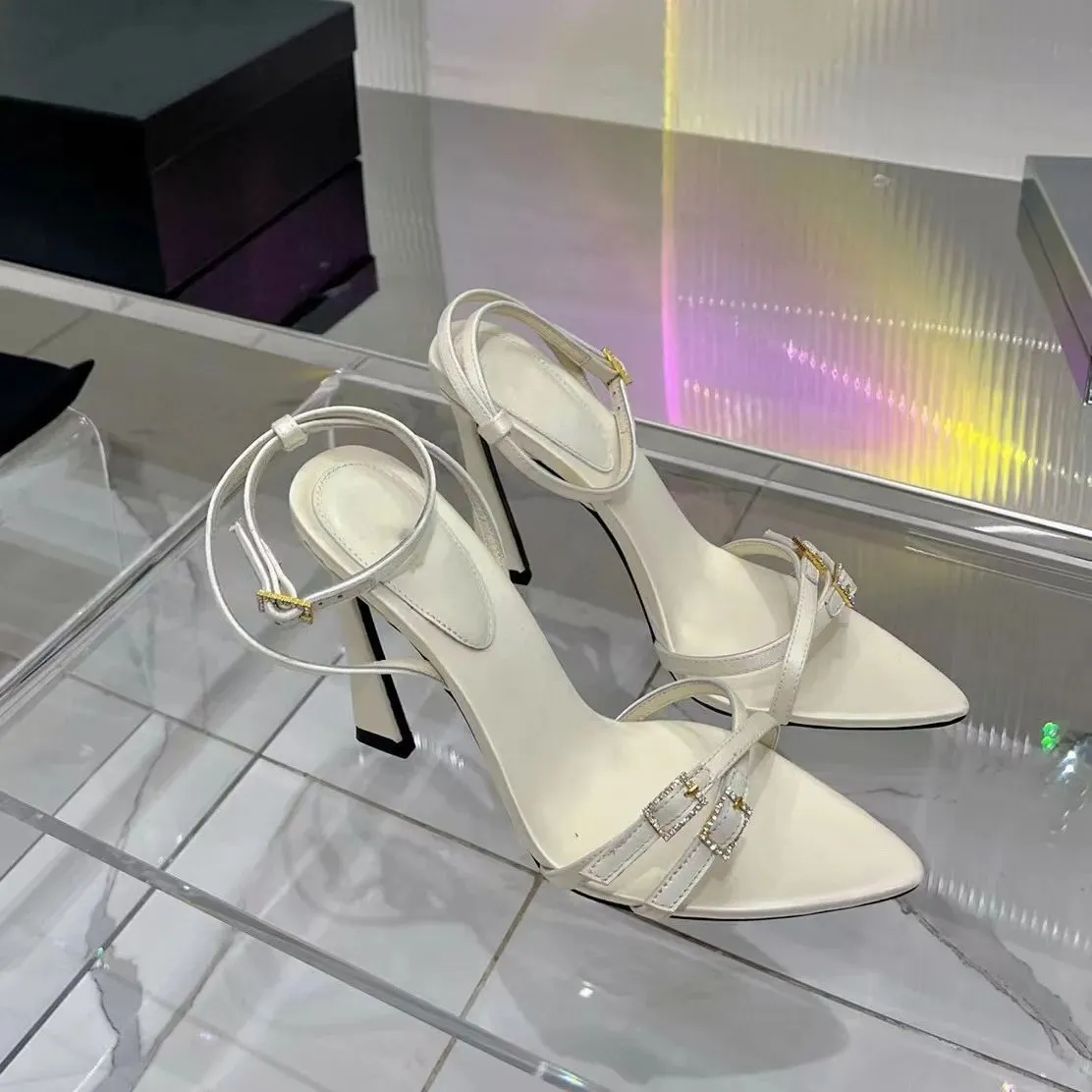 2023 ontwerpers hakken sandalen voor dames satijn mode sexy trouwjurk schoenen 100% leer verfraaid smalle band gesp schoen stiletto hakken sandaal met doos
