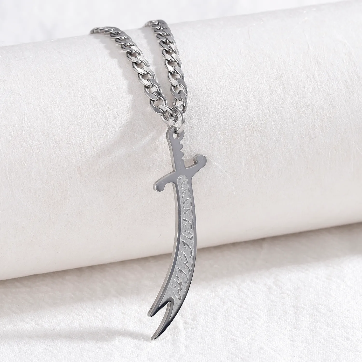 Pendant Necklaces Customized Muslim Islam Knife Men Choker Necklace Jewelry Stainless Steel Arabic Pendant Necklaces For Women Nameplate Gift 230711