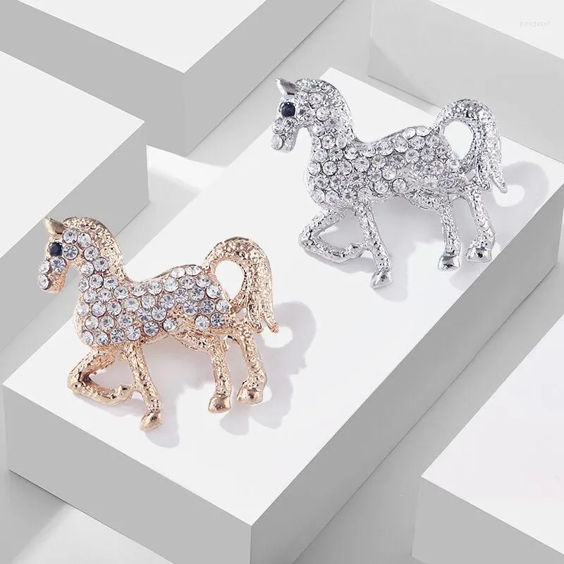 Broszki Rhinestone dla kobiet moda męska Animal Horse broszka Pin elegancki płaszcz imprezowy garnitur codzienne akcesoria jubilerskie