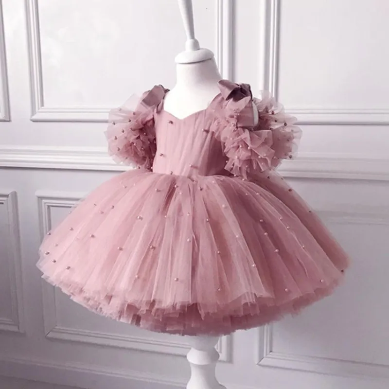 Flickklänningar 0-5Y bebis flicka klänning bebis klänning dop klänning pärla mesh prinsessklänning tutu rosett födelsedagsfest klänning bebis flicka klänning 230712