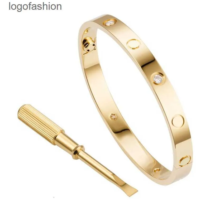 Bracelets de bracelets d'amour de style vis de haute édition pour femmes hommes 4 pierres CZ Bracelet de tournevis design or argent couleur bijoux en acier au titane 316L 16cm à 21cm