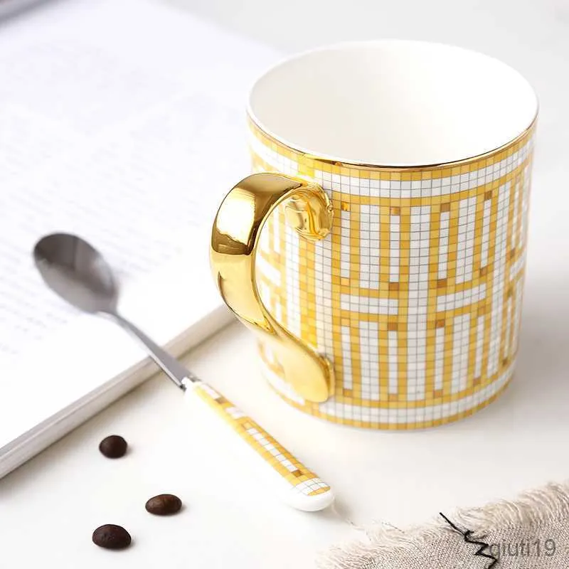 Kupalar porselen kahve kupaları kaşık mozaik desen altın kolu kemik çin kahve içme su şişeleri çayware seramik içecek r230713
