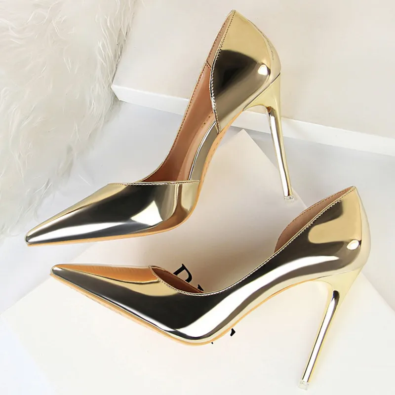 Gold pump shoes best sale