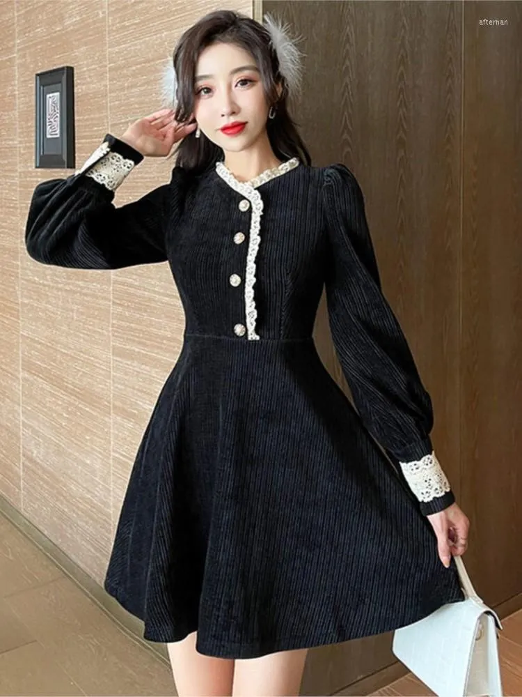 Casual Dresses Autumn Spring Women Vintage Lång ärm V Neck spetsar Patchwrok Corduroy Dress Elegant Female Single Breasted