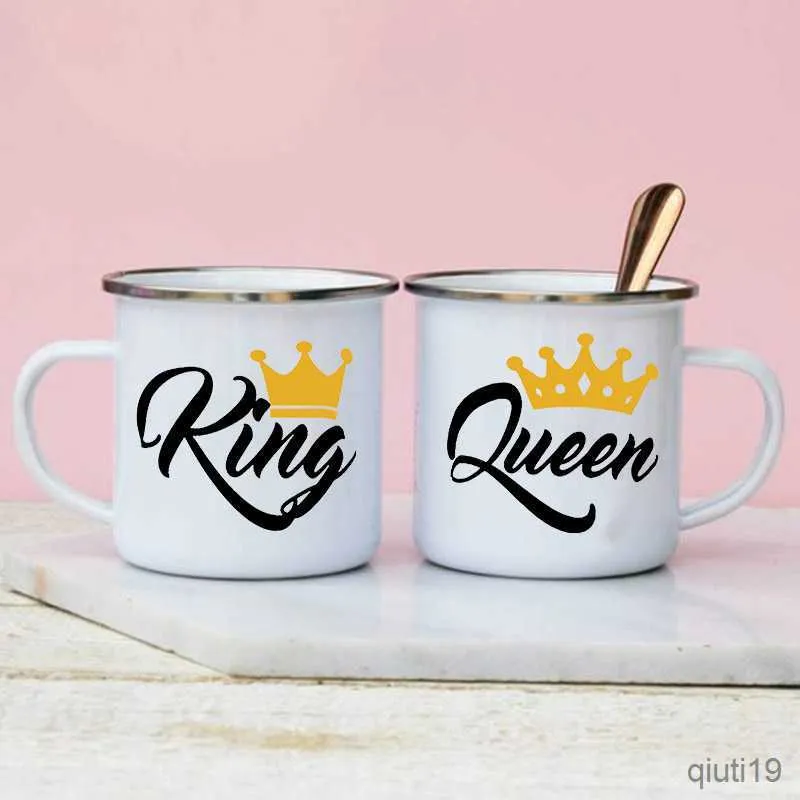 Mugs King Queen Print Couples Cups Creative Emamel Mug Outdoor Travel Camping Bonfire Coffee Water Cup Lover Mug Valentine's Day Gift R230713
