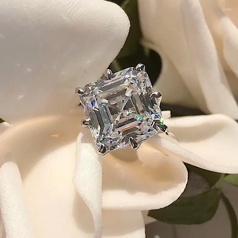 クラスターリング中空フラワーカット 6ct ラボダイヤモンドリング 925 スターリングシルバービジュー婚約結婚指輪女性のためのブライダルパーティージュエリー