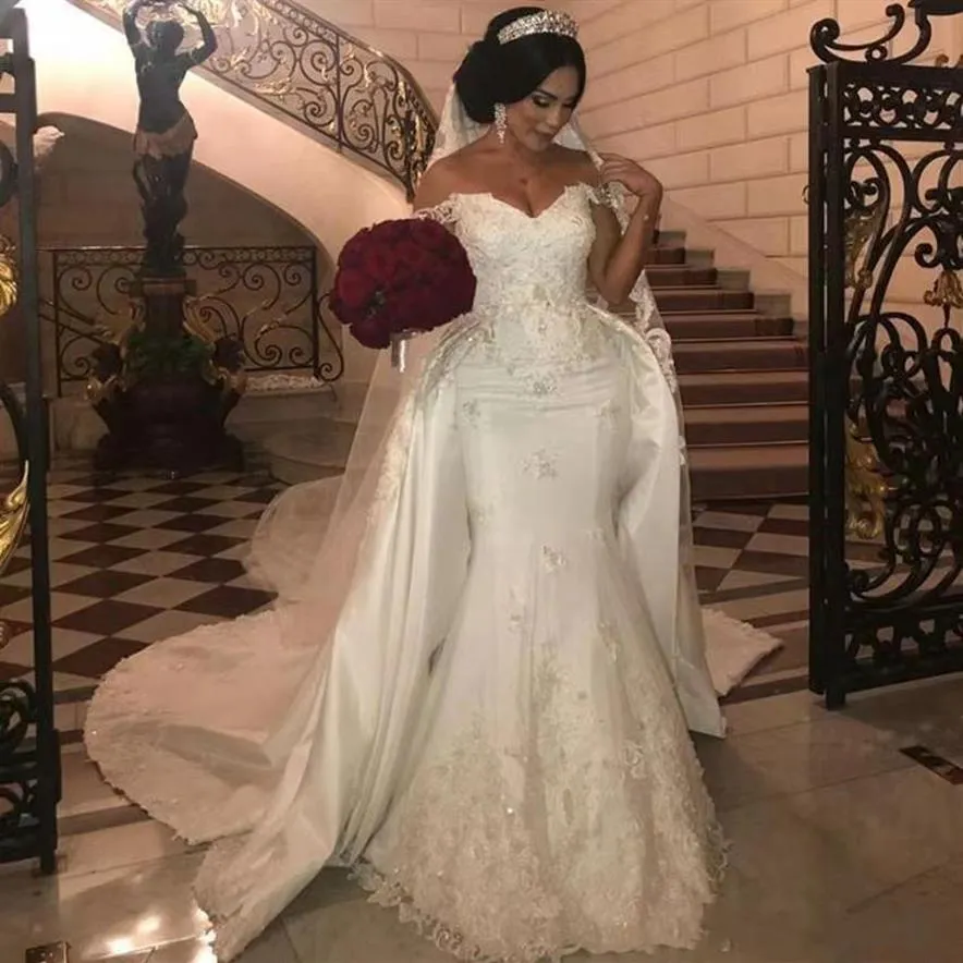 2023 Luxury Mermaid Wedding Dresses Brudklänningar med överskjolar från Shoulder Lace Ruched Sparkle Rhinstone Dubai Stain Vestidos D224M