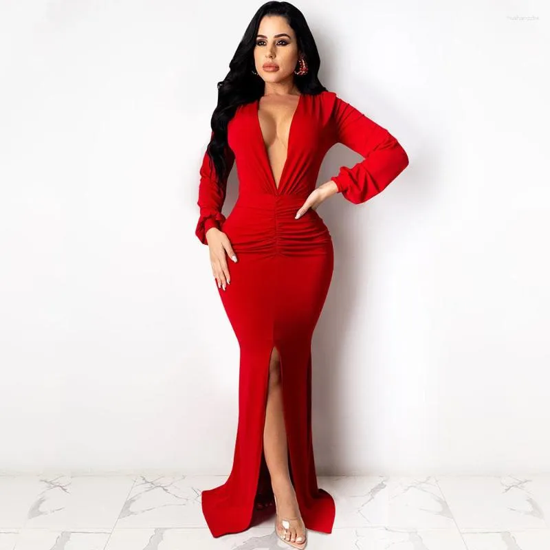 Elegant Black Strapless Dress for Women's Formal and Evening Events