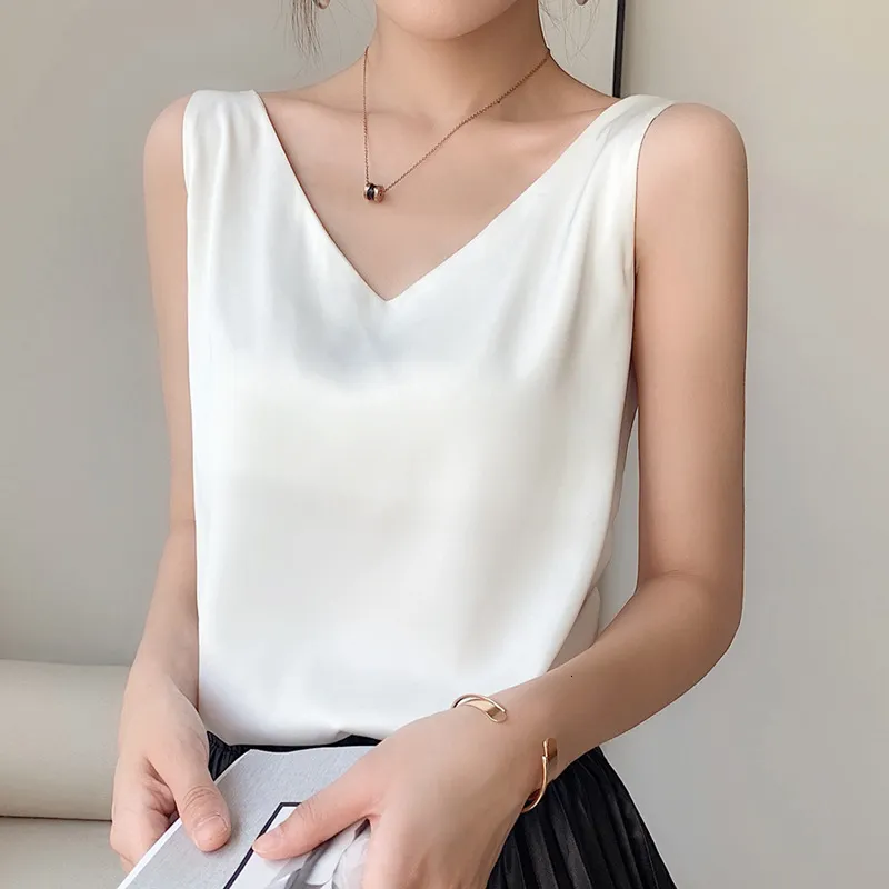 Kvinnors tankar Camis Ice Silk Camisole Vneck Tops Vest White Satin Top Mulberry Summer Women Crop Blouse Vest 230713