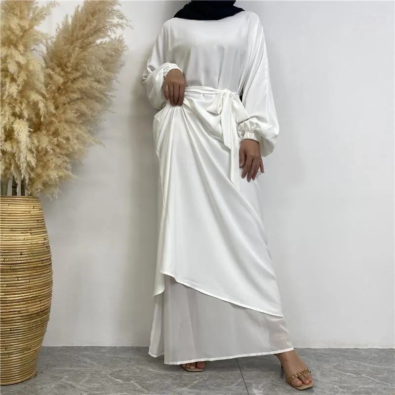Etniska kläder Sälj muslimsk kvinna Abaya med fickor Islamiska Casual och enkla långa klänningar Marockansk Kaftan Dubai Ramadan Klänning
