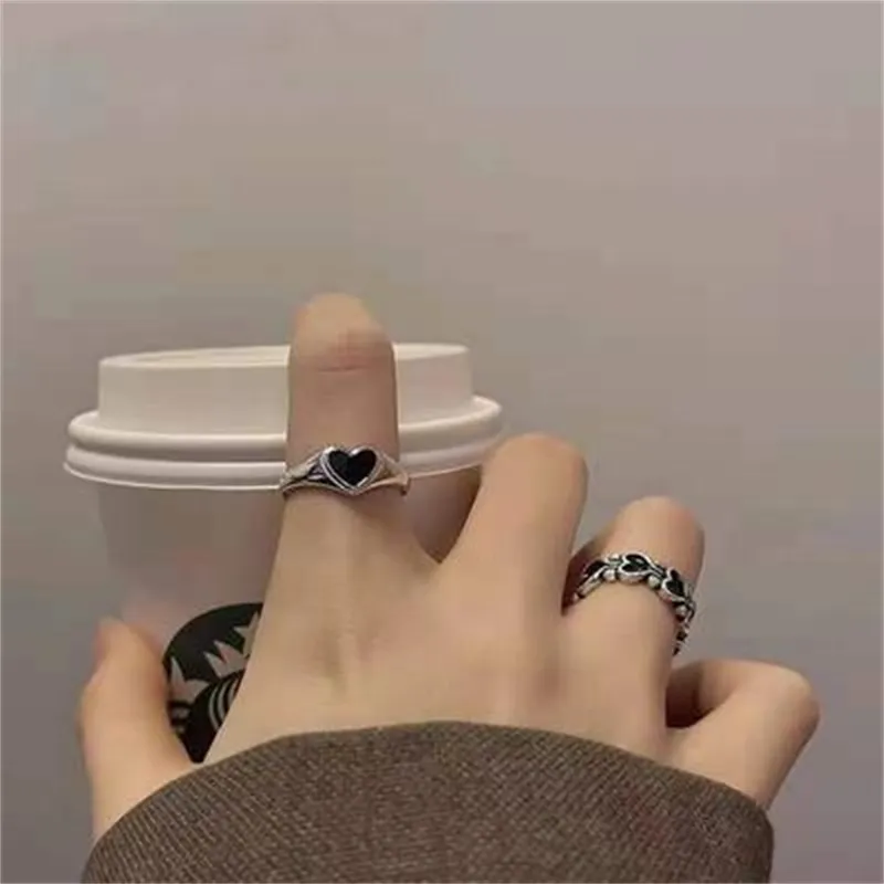 2022 Modna punkowa czarna kochająca serce pierścionek dla kobiet dziewczyny retro koreańskie słodkie, proste proste regulacje pierścieni biżuteria