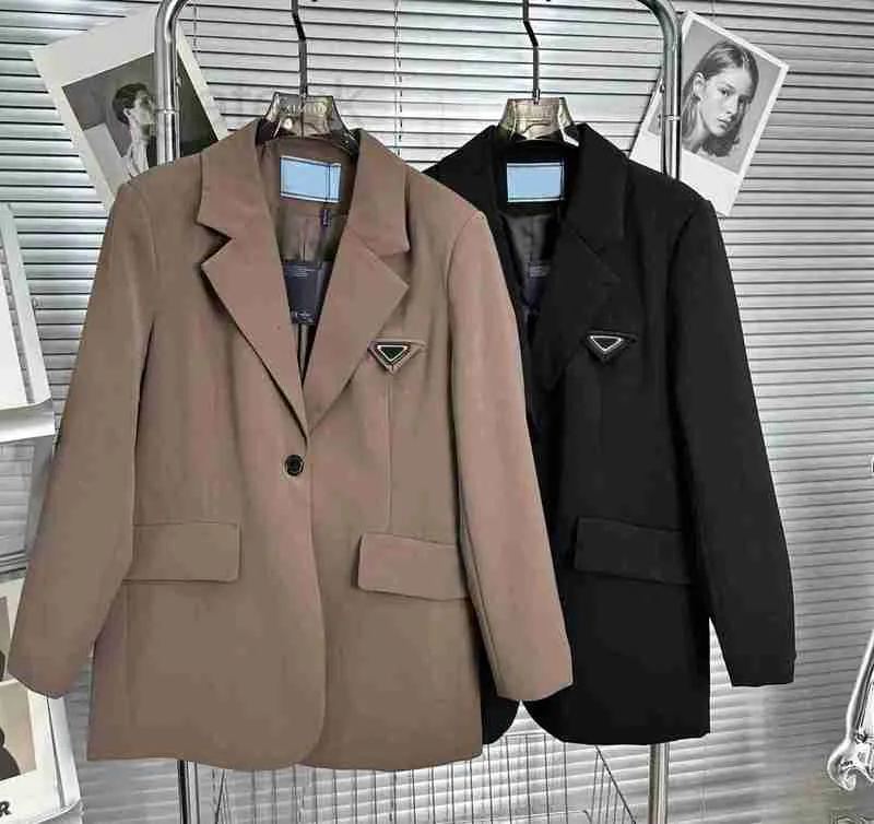여자 정장 블레이저스 디자이너 탑 슈트 코트 이른 봄 재킷 패션 패션 일치 반전 트라이앵글 레터 탑 중간 슈트 나일론 재킷 크기 S-L Qty0