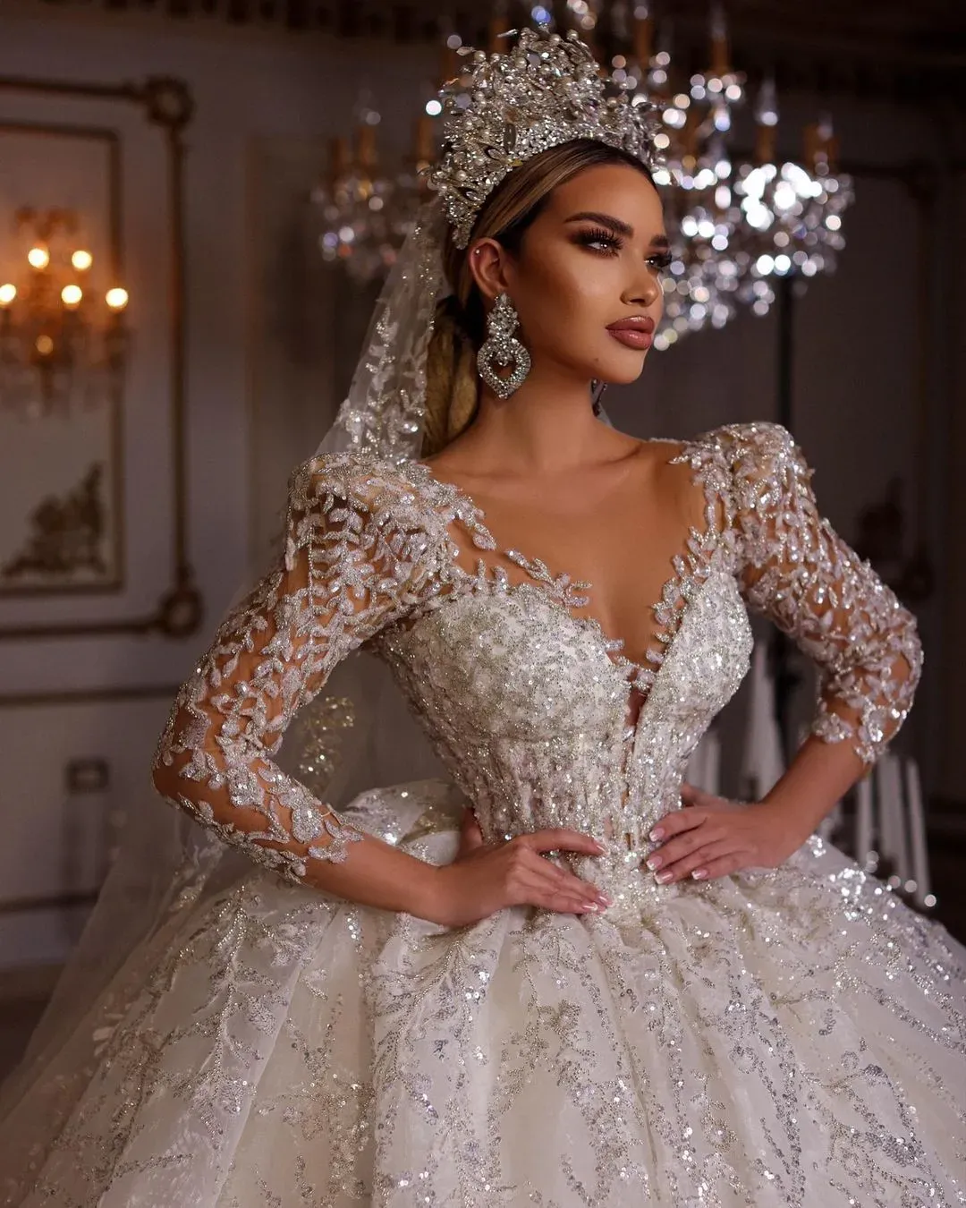 v neck princess wedding dress Wedding Dress 2026 Ivory Sleeveless Lace A-line Sweep Train