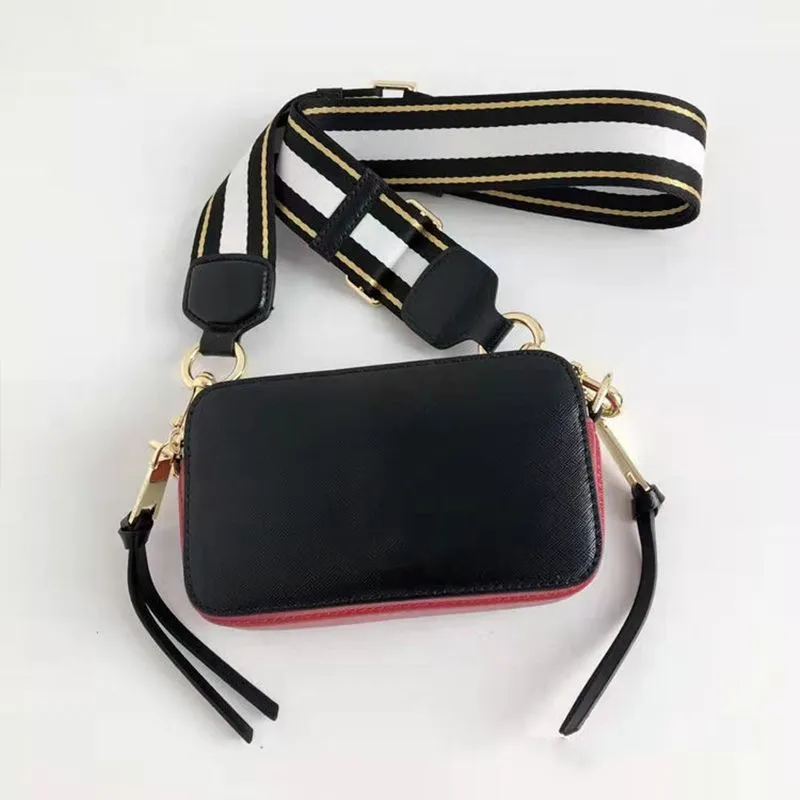 Luxury Women Totes ins hot style thick metal chain shoulder bag bike wallet  mini bag coin purse Fashion chest pack Strap Clutch