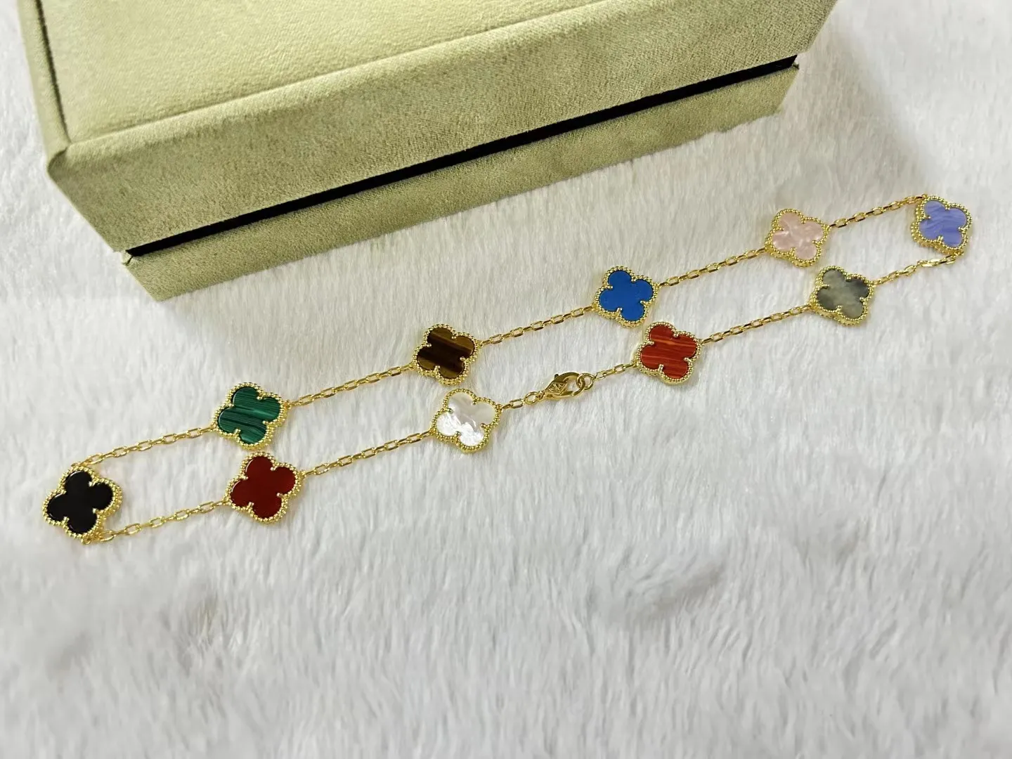 Clover Brand Designer 4 Leaf Charm Bracelets Earrings Pendant Necklaces 18k Gold Laser Ear Rings Bracelet Bangle Necklace Jewelry Gift From 17 13 DHgate