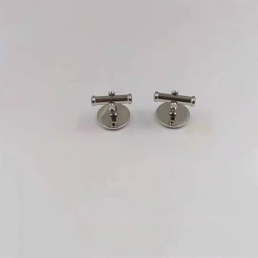 Corbatas personalizadas de moda Patrón de fútbol Ajuste Material de cobre de alta calidad Hecho Fancy Cufflinks220o