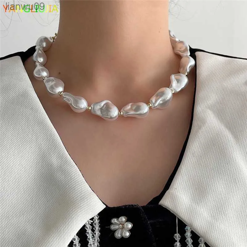 Irregular Pearls Necklace European American Style Personality Fashion Chain Of Clavicle Ms Travel Wedding Accessories L230704