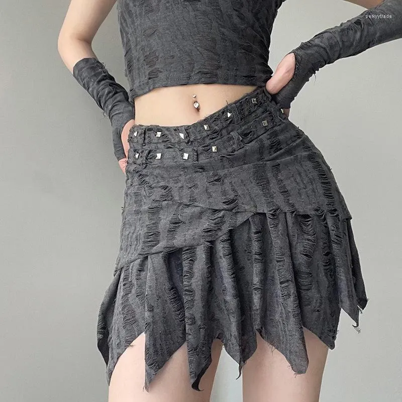 Gonne Goth Rivetto scuro Cyber Gothic Sfilacciato Mini Grunge Y2k Gonna a pieghe vintage sexy Donna Punk Streetwear Pantaloni bassi scesi