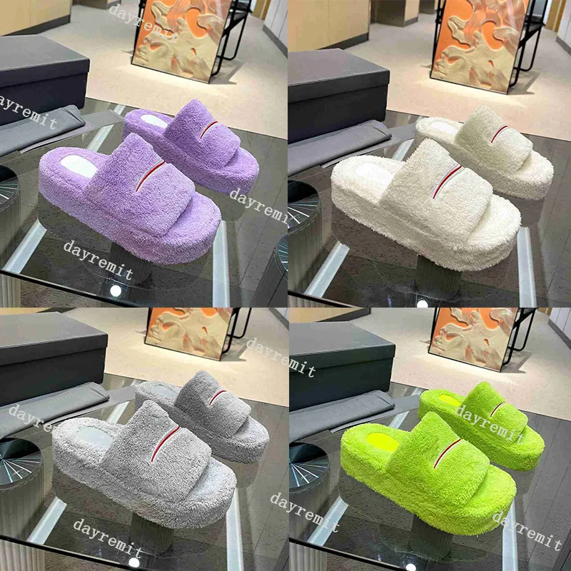 Designer Fur Slides Pantofole con plateau Donna Sandalo peloso Pantofole con fondo spesso Tacchi impermeabili Scarpe ricamate Fashion Slipper Mules Slides