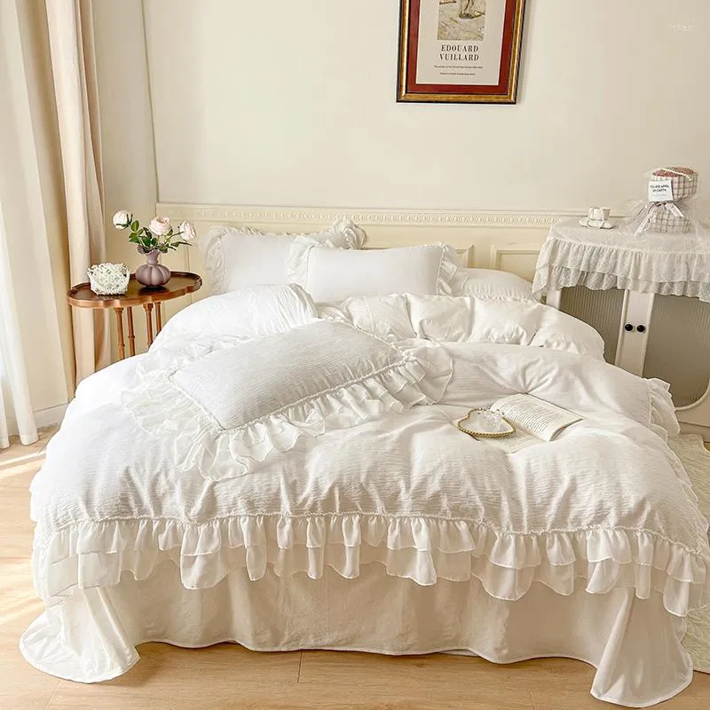 Sängkläder set grädde vit koreansk prinsessan stil seersucker tvättade bomullsrufles set täcke täcke lakan kuddar