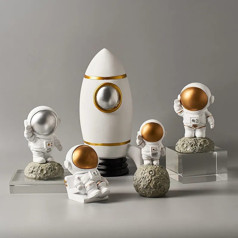 Oggetti decorativi Figurine Resina moderna Modello di astronauta Decorazione della casa Figura carina Soggiorno Decorazione della tavola Camera dei bambini Regalo di compleanno 230714