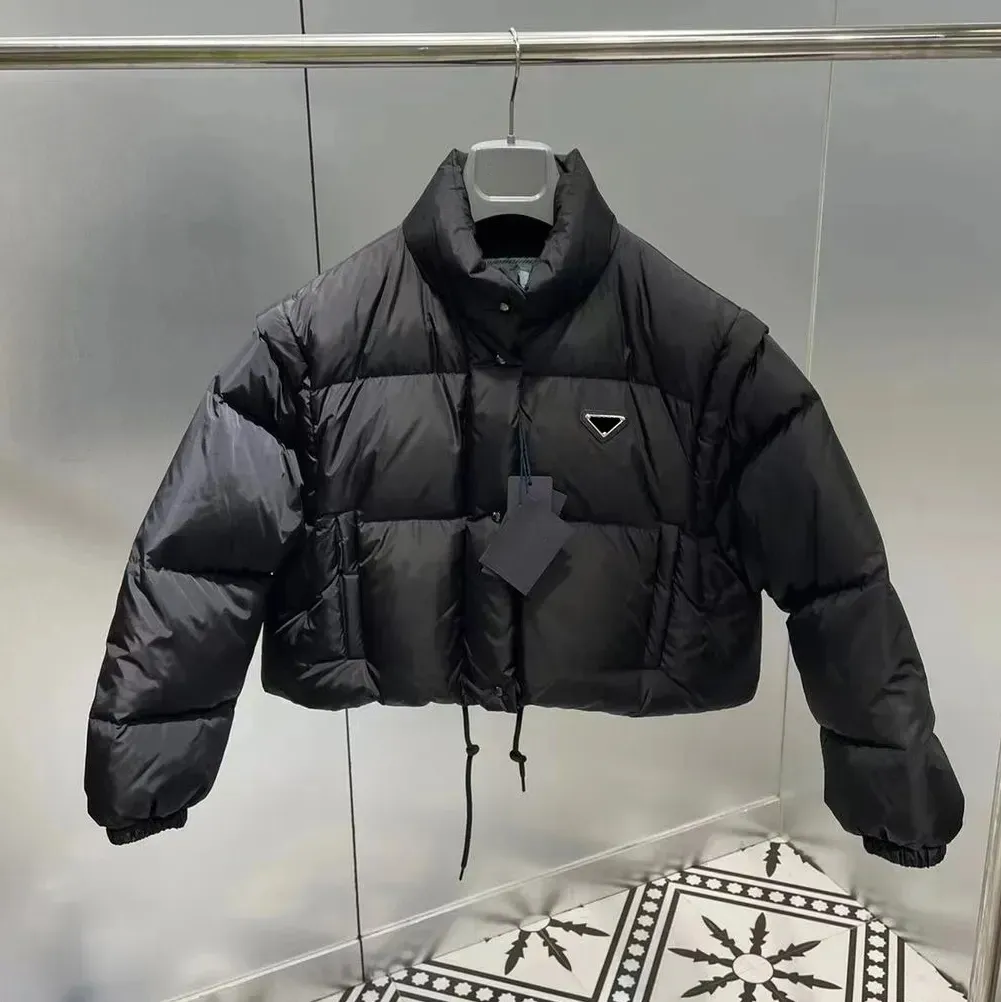 2023 Designer beskuren av jackan för kvinnor lätt puffer vinter krage parkas mode kort jacka stil smal korsett ut vindbrytare fickdame varma rockar s-l