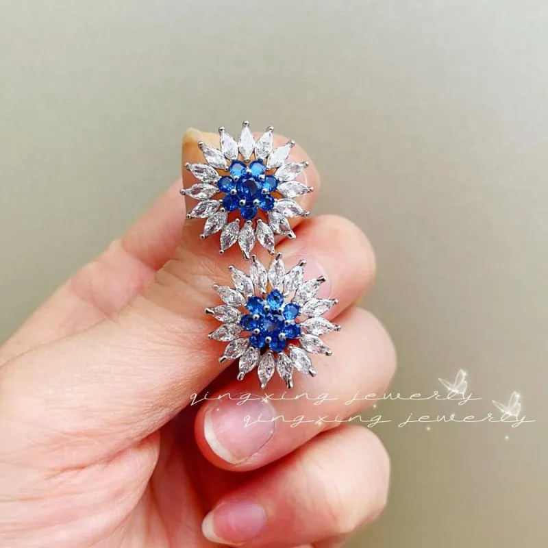 Pendientes de tuerca Girasol Zircon S925 Aguja de plata Lujo Premium Blue Rhinestone Zafiro Fiesta Joyería Regalo de boda