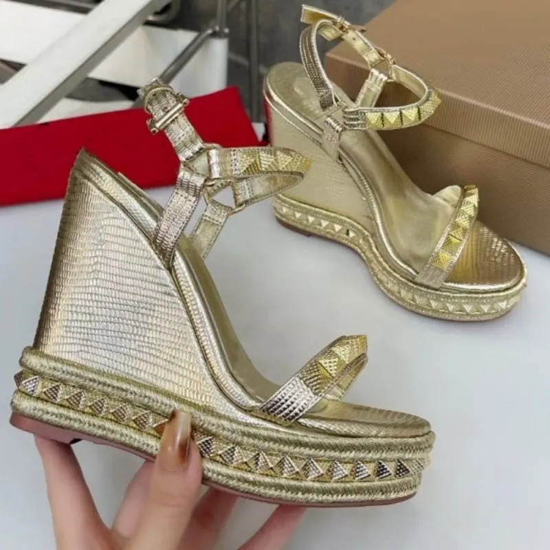 High end shop wedges