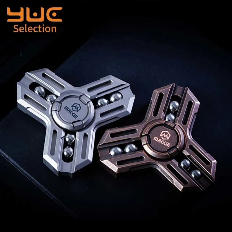 إلغاء الضغط لعبة Yuc Fidget Spinner Metal Text Toys Technology Mackie Knight20 Tritium Hand Luminous EDC Gyro 230713