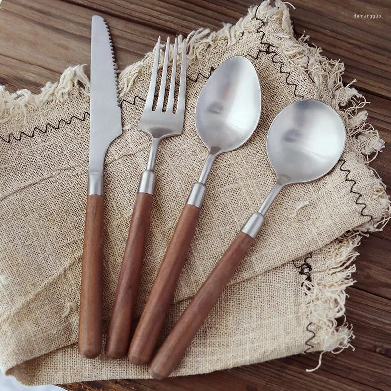 Ensembles de vaisselle 304 couverts en acier inoxydable manche en bois de noyer couteau fourchette cuillère ensemble de vaisselle occidentale accessoires de cuisine