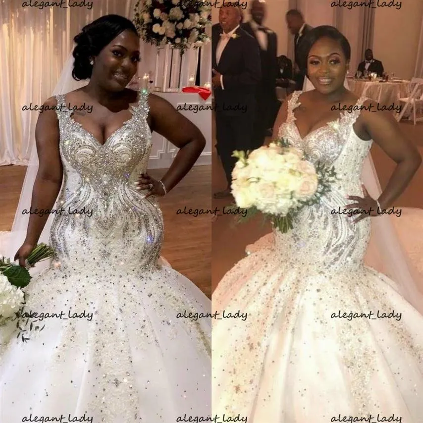 Sparkly Mermaid Plus Size Wedding Dresses 2021 Luxury Pärled Crystal V-Neck African Nigerian Chapel Train Trumpet Wedding Gown212G