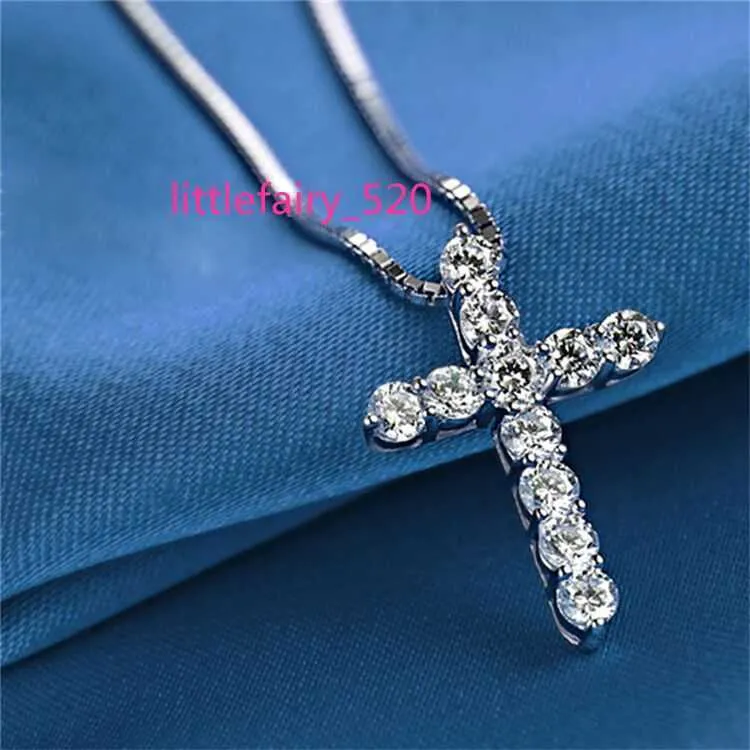 Pendentif Colliers Importé Moissanite Diamant Personnalisé Hip-Hop Collier Croix Diamant Clavicule Chaîne Diamant Pendentif Ventes Directes D'usine