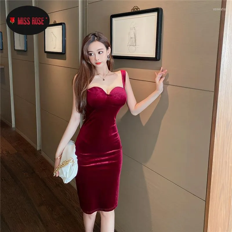 Robes décontractées Vintage Spaghetti Strap Mini Dress Élégant Femmes Dos Nu Crayon Party Club Élégant Lady Sling Slim Fit Low Cut Vestidos