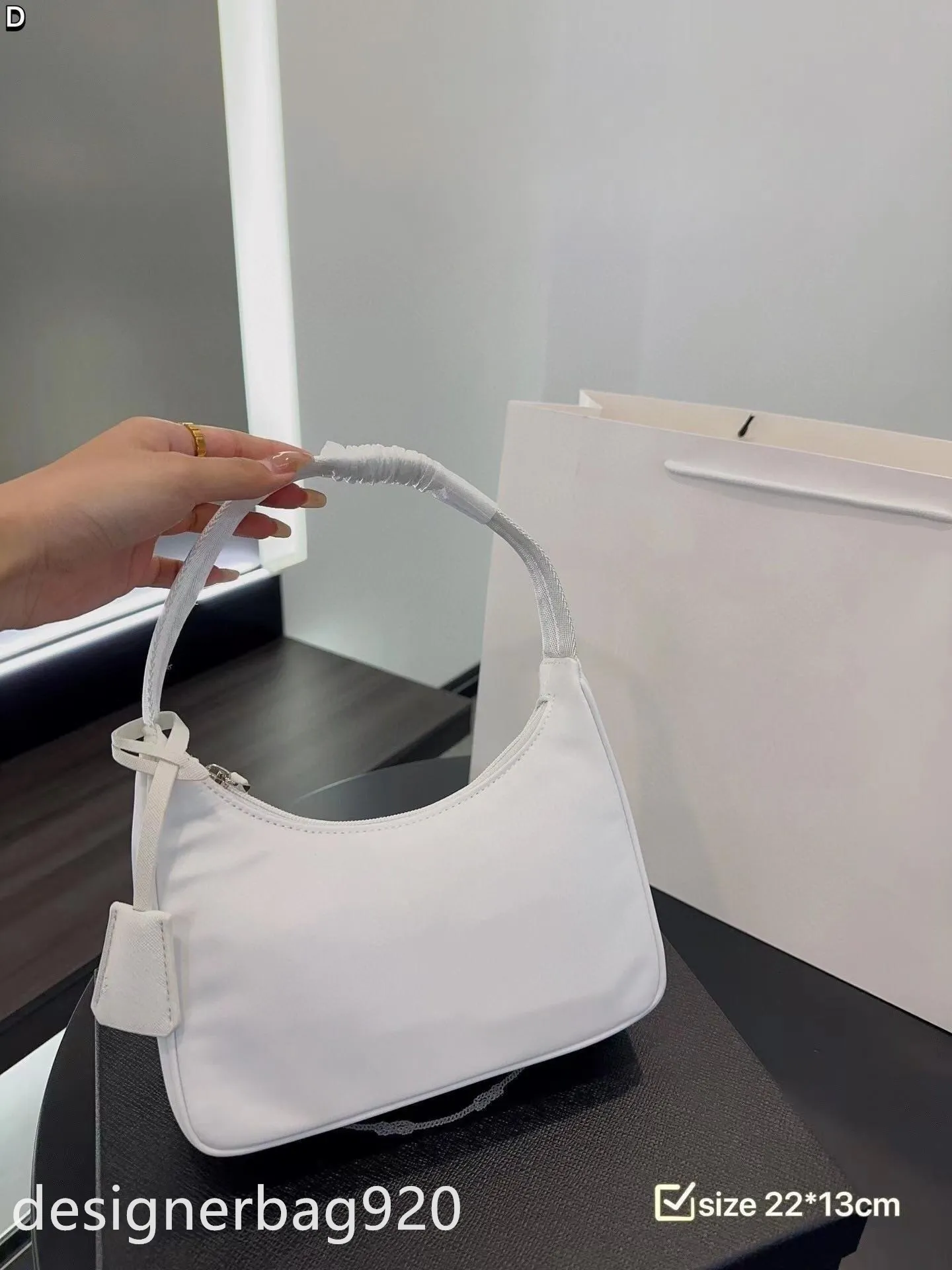 Luxury Designer Mini Bag With Crossbody The Strap And Zipper Classic ...
