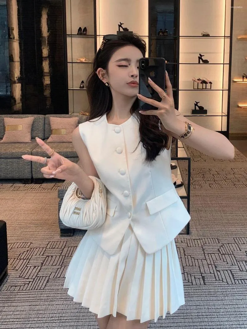 Skirts Little Fragrance Two Piece Spring Temperament Exquisite Vest Top Fashion Mini Pleated A-line Skirt Korean Edition Set