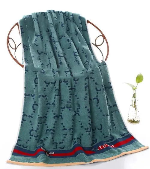 Katoenen badhanddoeken Groothandel garengeverfde jacquard katoenen badhanddoek Huishoudelijke absorberende pluisvrije badhanddoeken