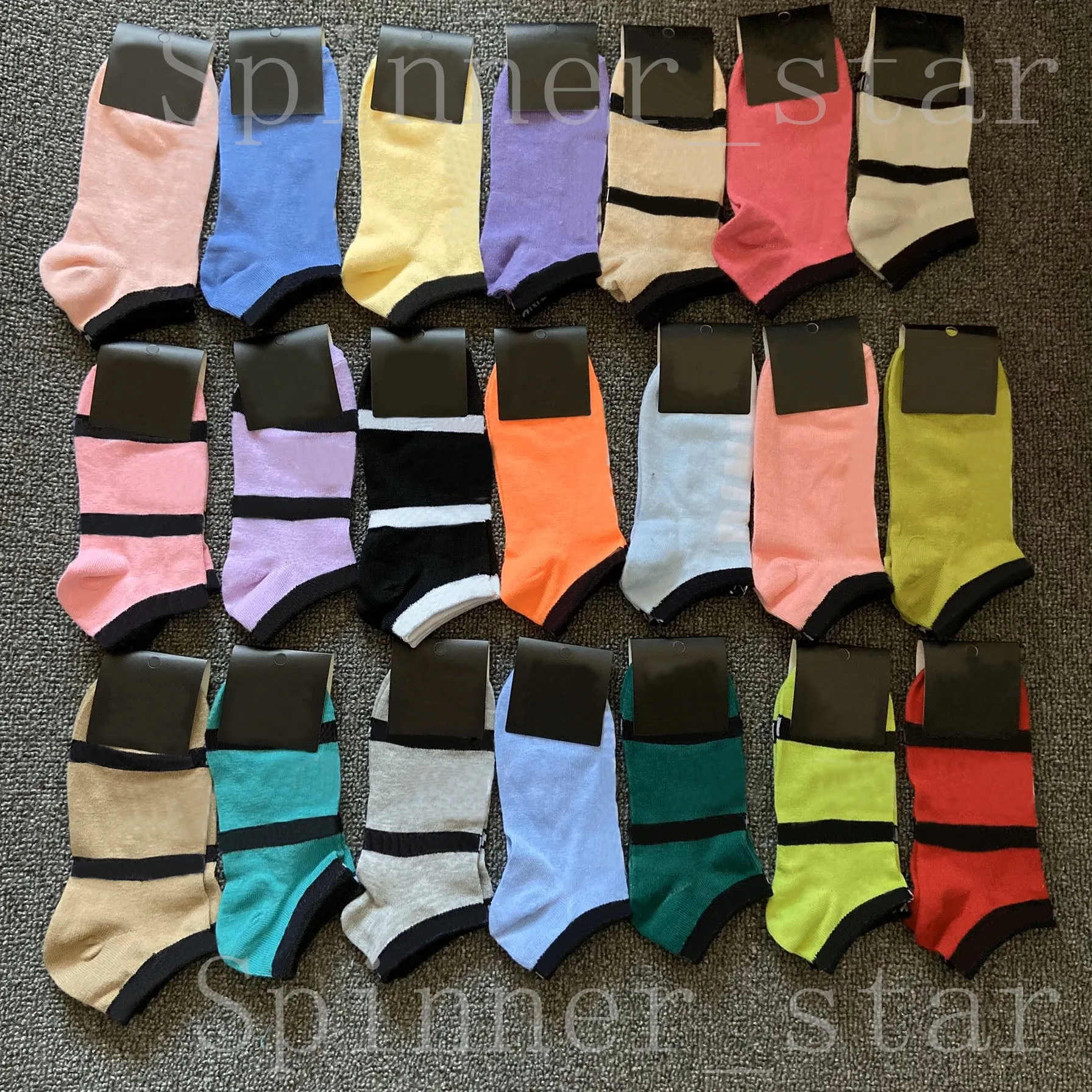 Fyra säsonger Sockor Fashion Girls Women Cotton Nylon Multi-Color Shallow Mouth Bekväm sport Ankle Socks med taggar