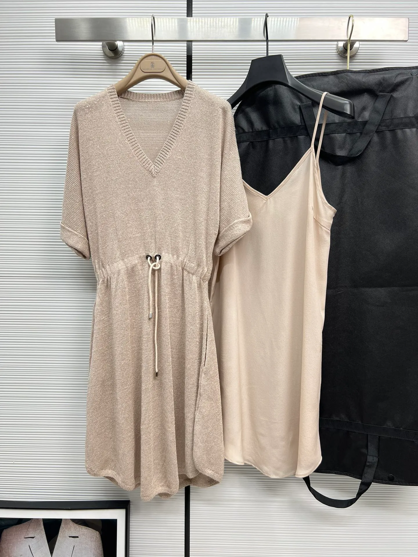 Silk Blend A-Line Dress with V-Neck and Cap Sleeves for Early Autumn, Above  Knee Length from Dhgate Street Style Dresses - price 257.79