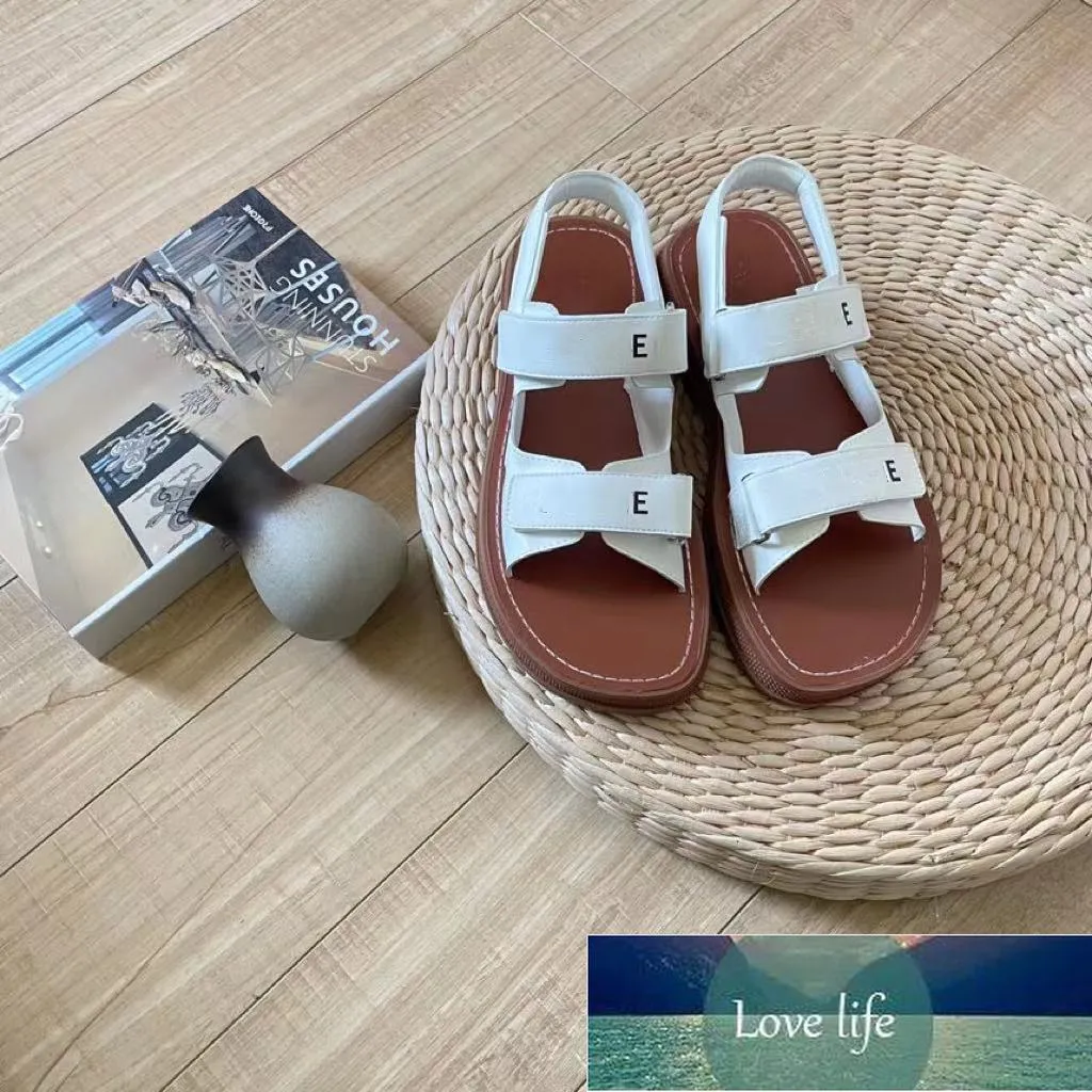 Plattform Sandaler Kvinna Summer Ny All-Match Läder Öppen Toe Fashion Casual Apport Beach Shoes Wholesale