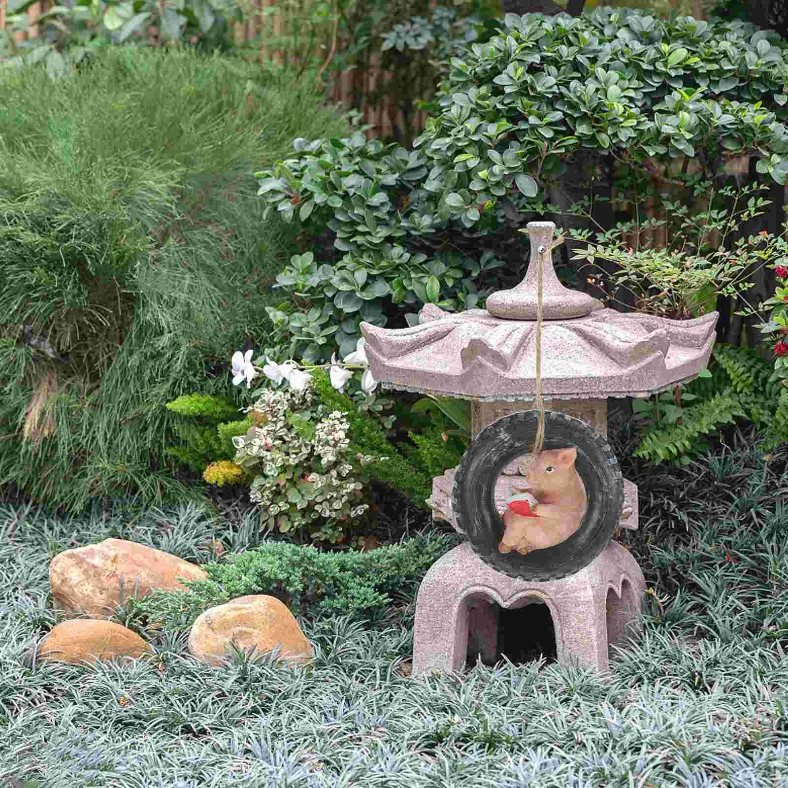 Trädgårdsdekorationer harts däck Piggy Swing Pendant Creative Statue Tree Hanging Figurine Decoration Out Door Outdoor Garden Adgnment Covered L230715