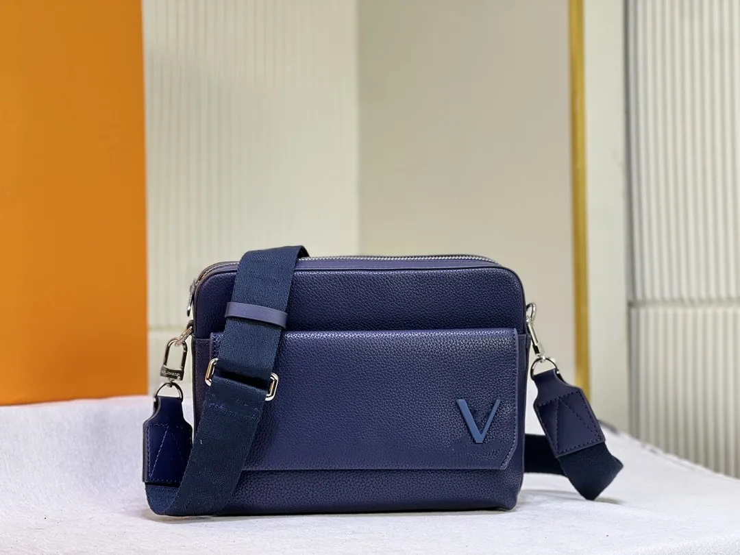 DHgate.com:Pre-Fall 2024 Navy Blue Leather Designer Mens