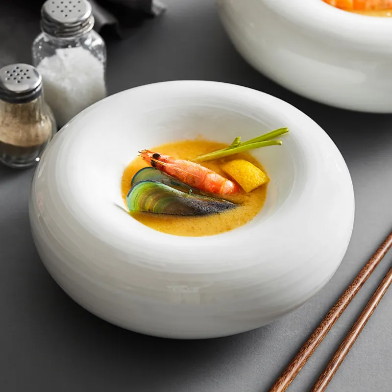 Restaurant de luxe Conception artistique assiette alimentaire garder au chaud ronde porcelaine blanche dîner créatif assiettes profondes