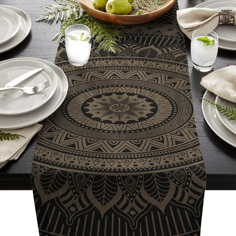 Tkanina stołowa Hippie Czarna Mandala Bohemian Style Nowoczesne biegacze na przyjęcie weselne Chirstmas Cake Floral Tablecloth Dekoracja domu