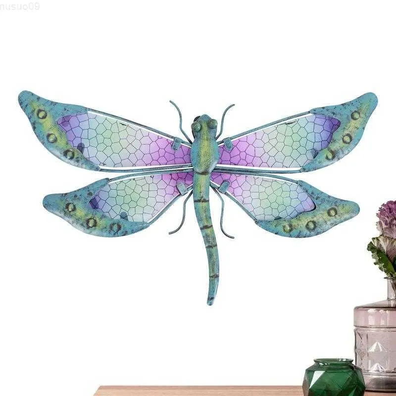 Dekoracje ogrodowe metalowa sztuka ścienna Dragonfly do dekoracji ogrodu i domowe wiszące dekoracje miniaturyk zwierzęce posągi na zewnątrz rzeźby L230715