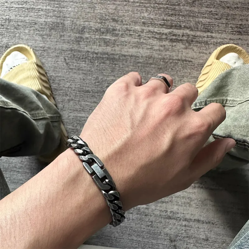 Bracciale cubano europeo e americano Titanio Acciaio Retro Hip Hop Coppia Freddo Uomo e Donna Trend