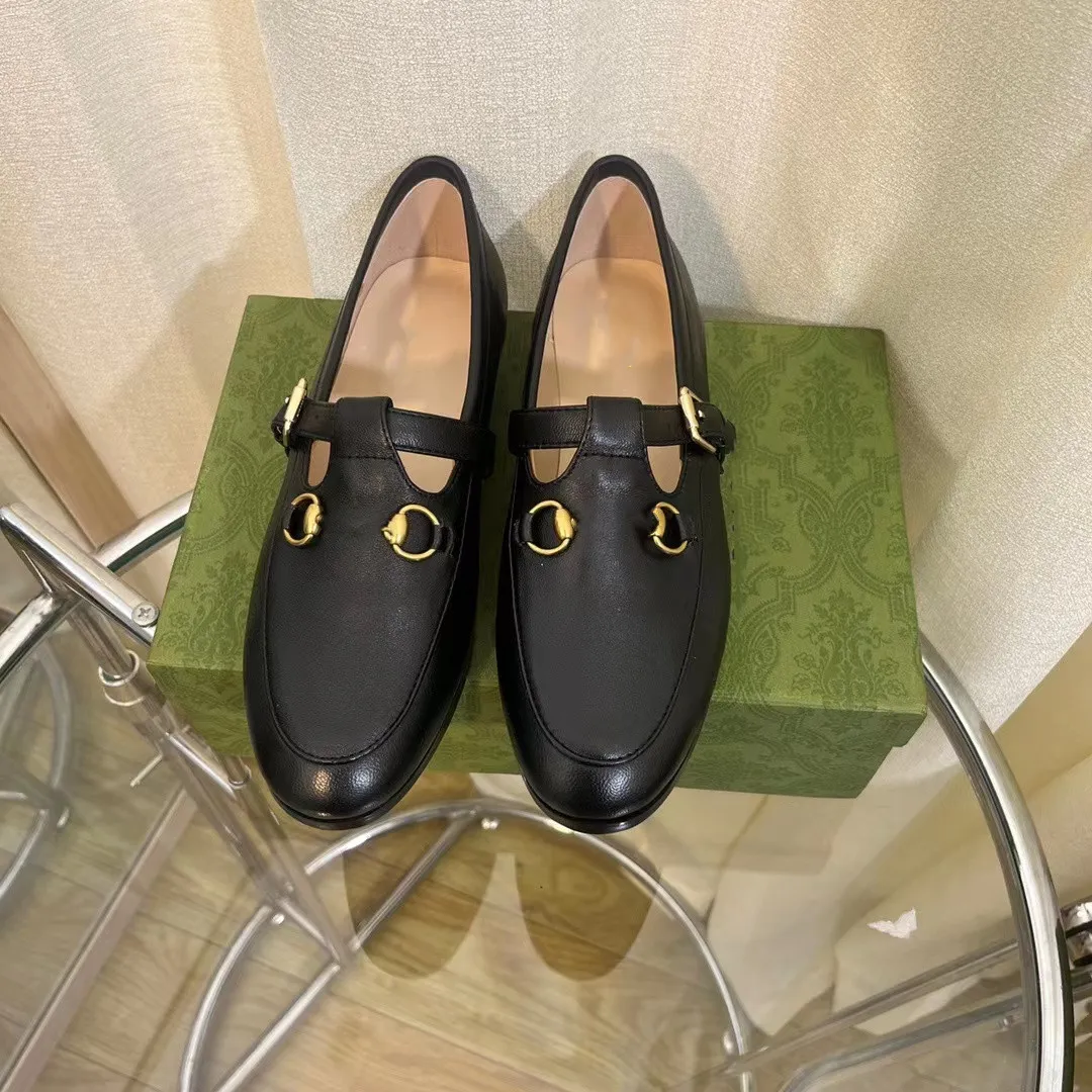 Princetown Loafers Women Slippers Классическая металлическая пряжка сандалии женская кожаная наполовину коричневая белая черная тарелка Slides Slides. Новое прибытие 04