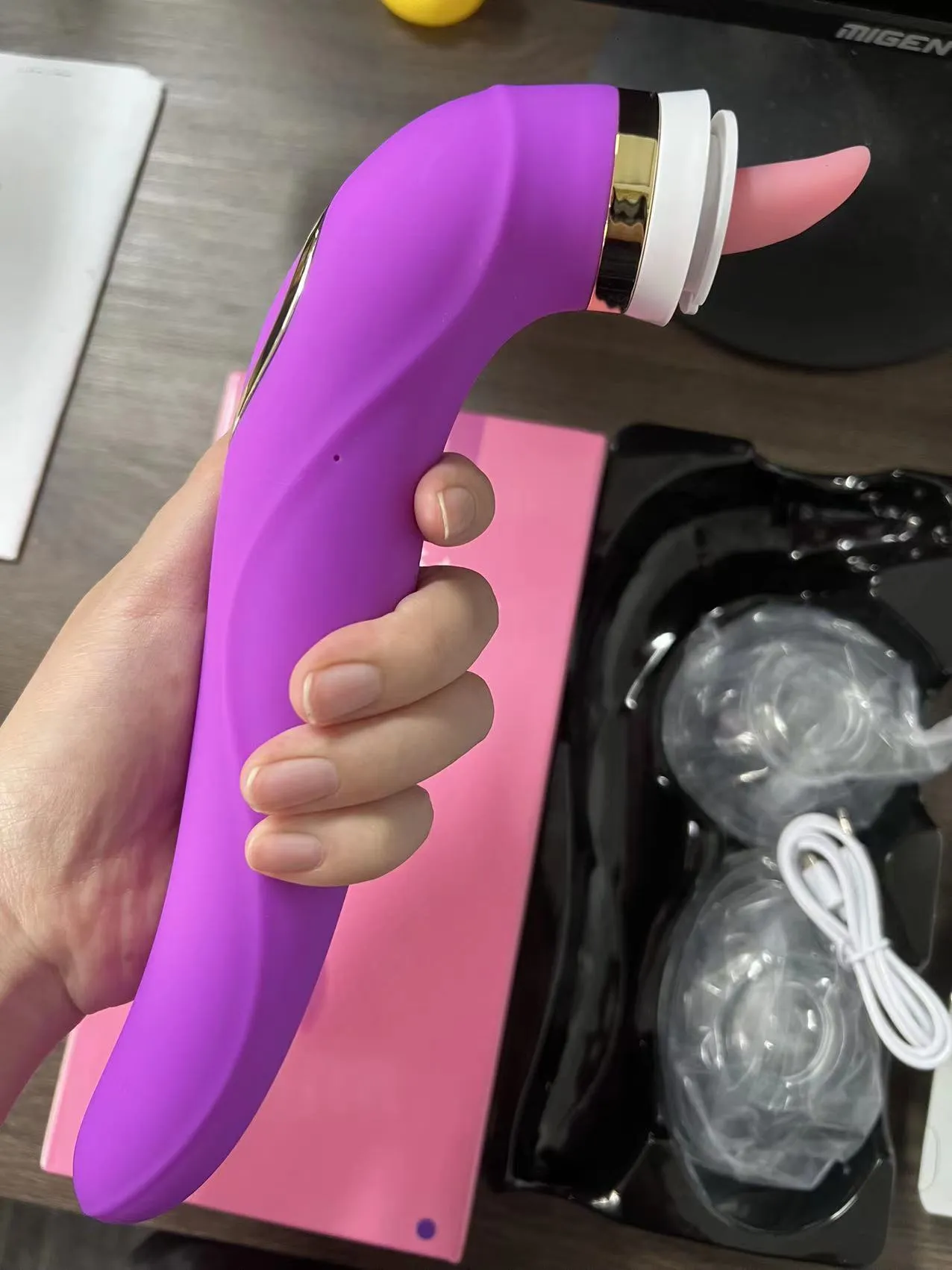 3-w-1 stymulator łechtaczki z wibratorem i ssaniem_voghion.com