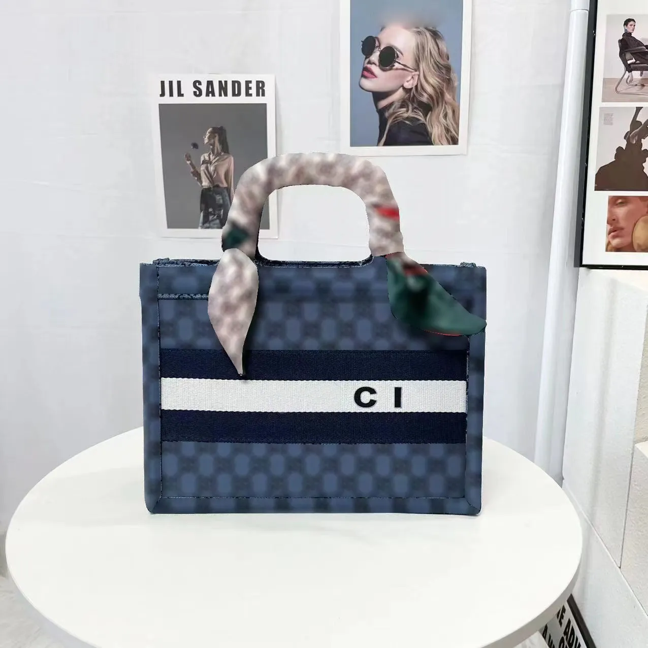 luxery tote bag designer bag women fashion letter handbag letter Classic style Simple Three sizes in multiple colors Very practical good looking bag