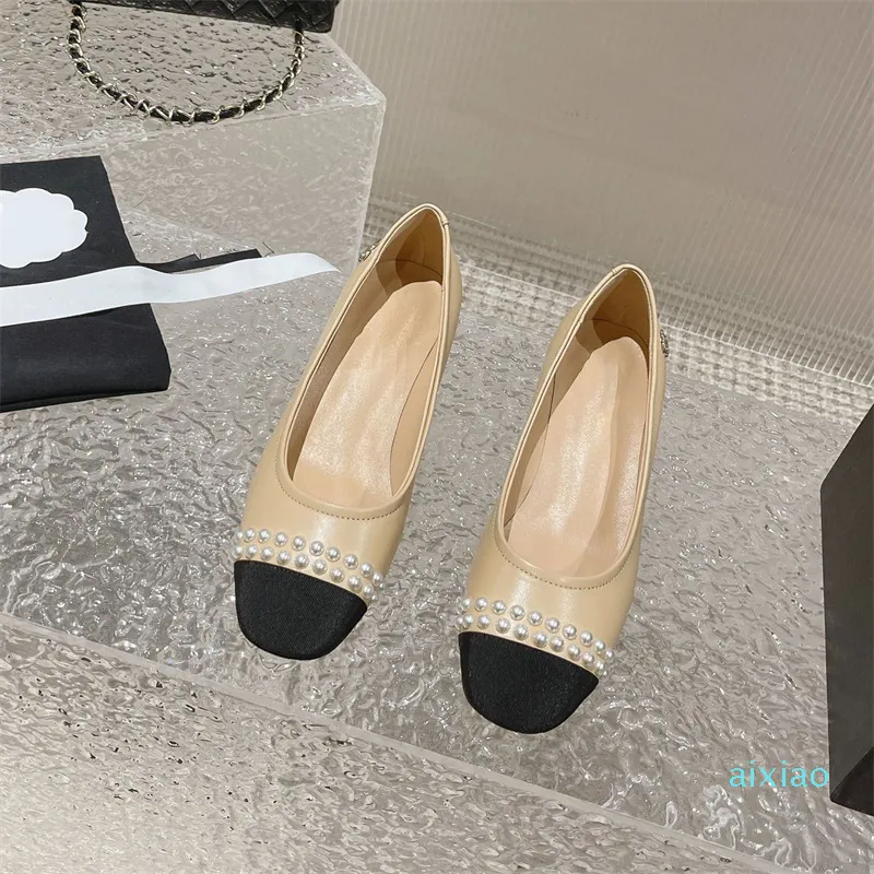 Okrągłe głowice Czerpy obcasowe skórzane buty Pearl Dekoracja gwiazda Klasyczna modna metalowa pięta wygodne buty projektowanie platforma projektantów fabrycznych butów butowych